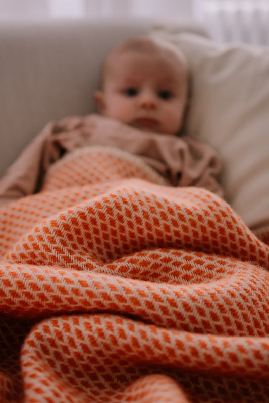 Wiegdeken wol - Pure Baby Love - bee - Terracotta - Just Babystuff