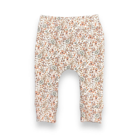 Newborn jogger love flower