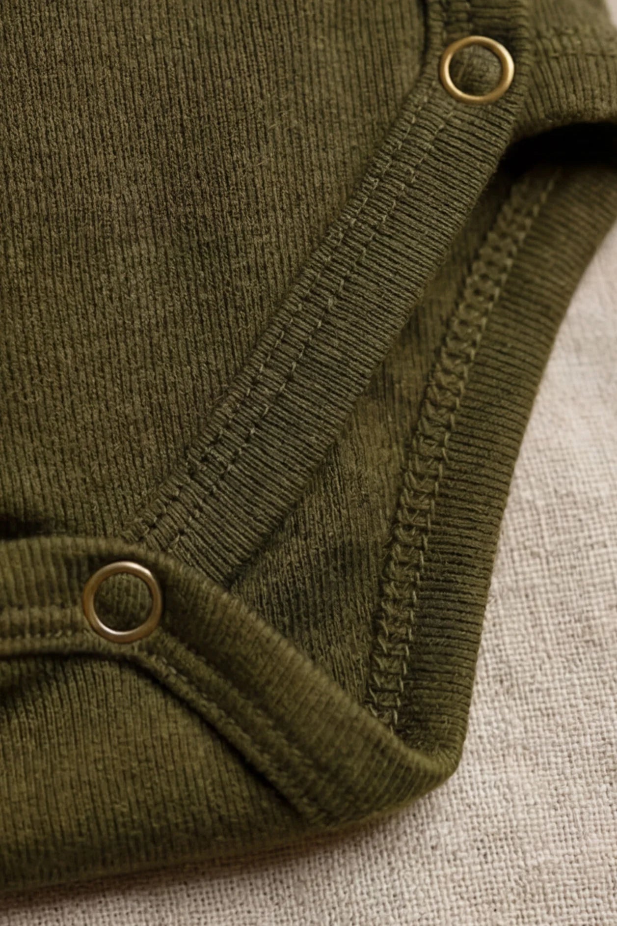 Wollen Overslagromper lange mouw - Merinowol - Fir Green - Just Babystuff
