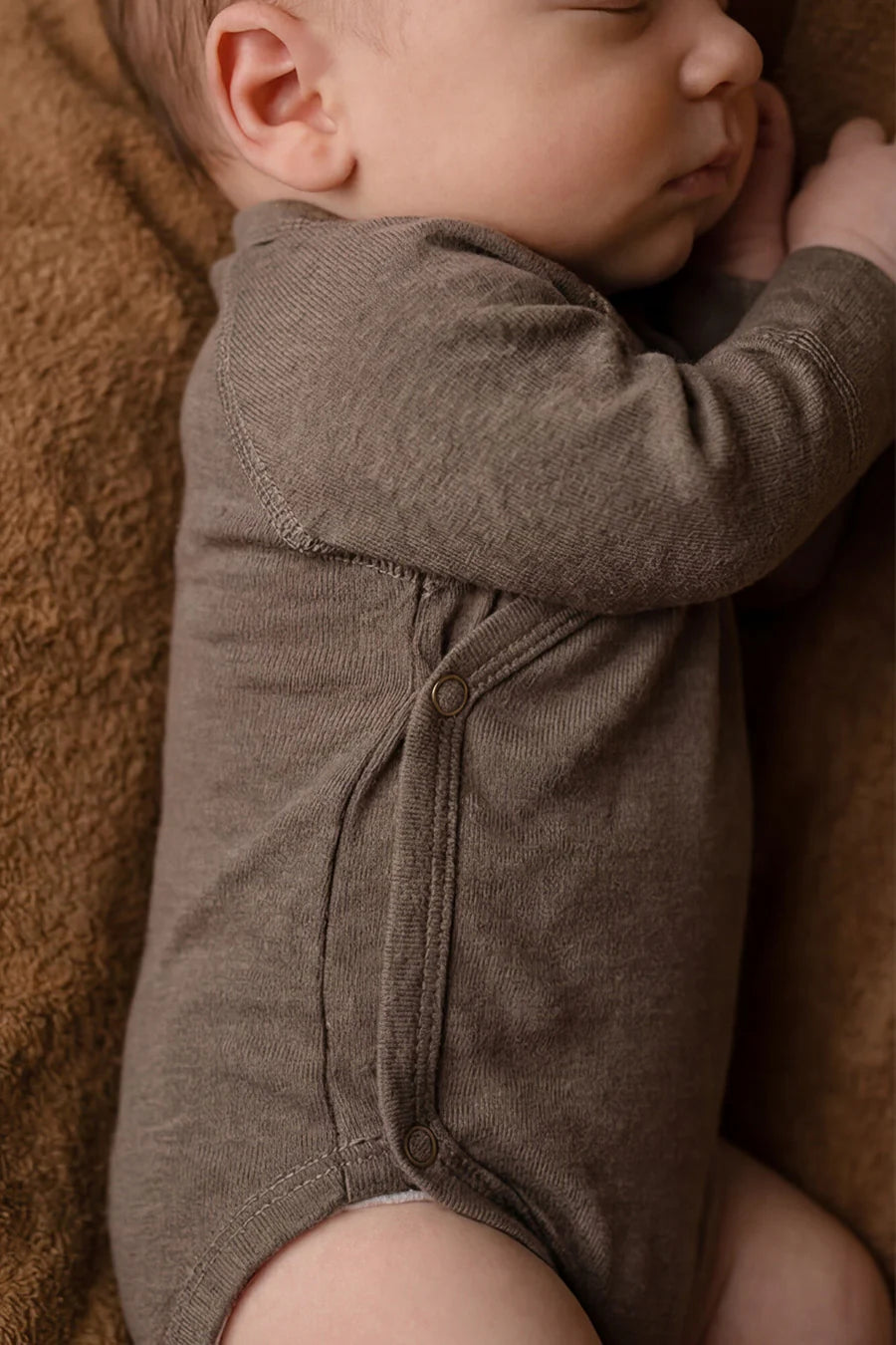 Wollen boxpakje / kruippakje – Merinowol - Walnut - Just Babystuff